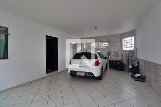 Garagem de casa à venda com 3 quartos, 140m² em Parque das Nações, Santo André