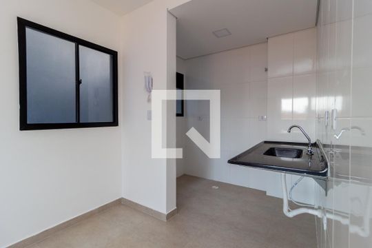 Cozinha de apartamento à venda com 2 quartos, 38m² em Vila Invernada, São Paulo