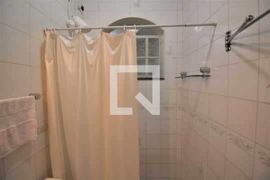 Banheiro de casa à venda com 2 quartos, 77m² em Todos Os Santos, Rio de Janeiro
