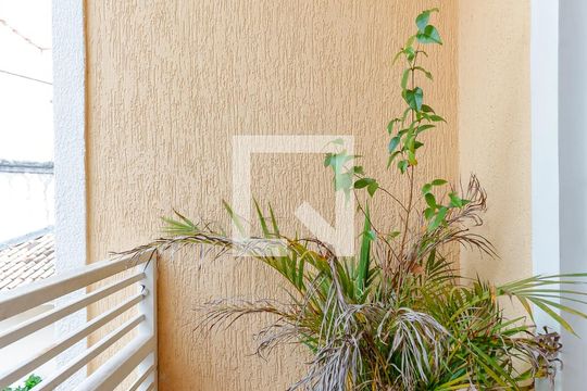 Sacada de casa para alugar com 4 quartos, 300m² em Vila Irmãos Arnoni, São Paulo