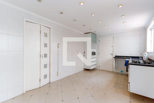 Cozinha de casa para alugar com 4 quartos, 300m² em Vila Irmãos Arnoni, São Paulo