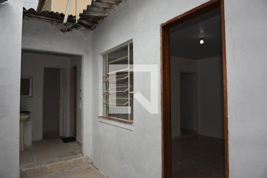 Quintal de casa para alugar com 1 quarto, 35m² em Jardim Consórcio, São Paulo