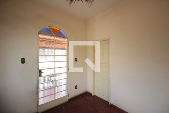 Casa à venda com 6 quartos, 360m² em Santa Rosa, Belo Horizonte