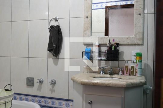 Banheiro da Suite de casa à venda com 3 quartos, 200m² em Vila Alto de Santo Andre, Santo André