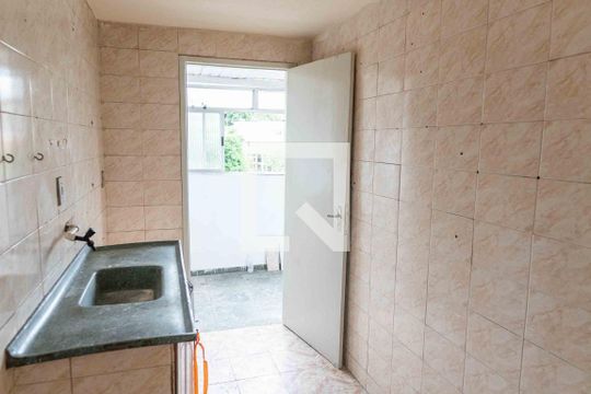 Cozinha de apartamento para alugar com 2 quartos, 50m² em Engenhoca, Niterói