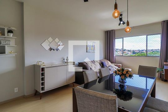 Sala de apartamento para alugar com 3 quartos, 78m² em Esplanada, Belo Horizonte