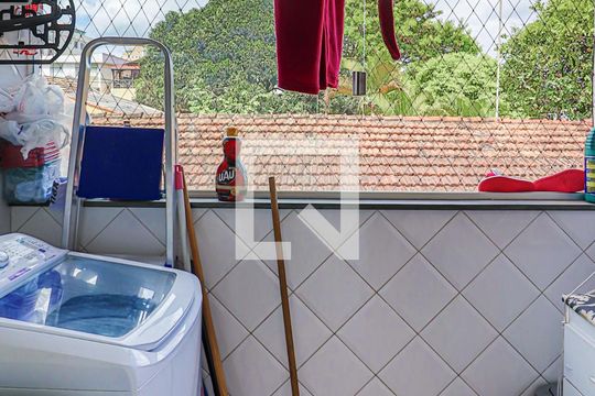 Cozinha e Área de Serviço de apartamento para alugar com 3 quartos, 78m² em Esplanada, Belo Horizonte