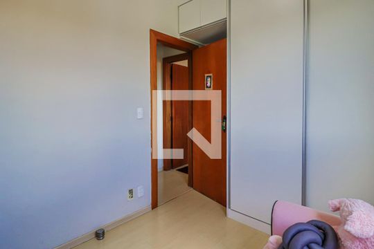 Quarto 2 de apartamento para alugar com 3 quartos, 78m² em Esplanada, Belo Horizonte