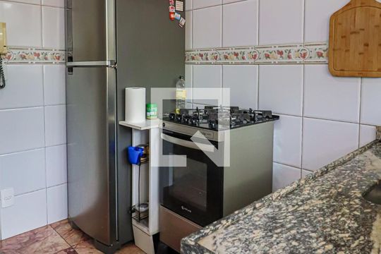 Cozinha e Área de Serviço de apartamento para alugar com 3 quartos, 78m² em Esplanada, Belo Horizonte