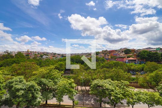 Vista da Sala de apartamento para alugar com 3 quartos, 78m² em Esplanada, Belo Horizonte