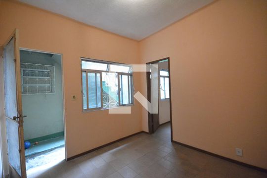 Sala de casa para alugar com 1 quarto, 50m² em Irajá, Rio de Janeiro