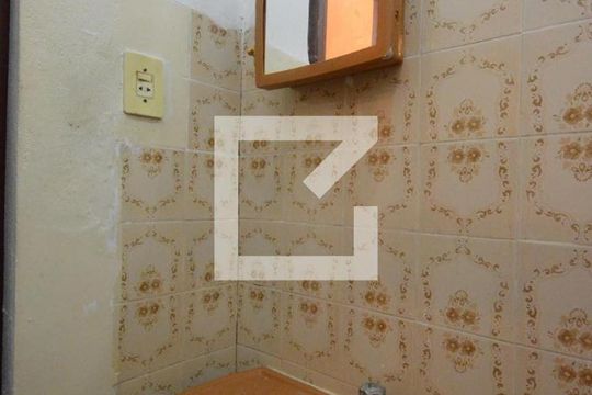 Banheiro de casa para alugar com 1 quarto, 50m² em Irajá, Rio de Janeiro