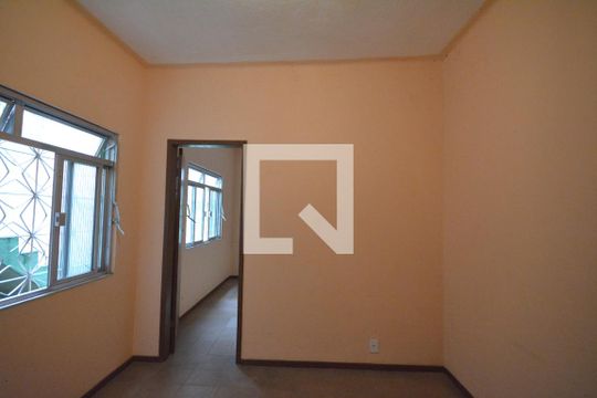 Casa para alugar com 1 quarto, 50m² em Irajá, Rio de Janeiro