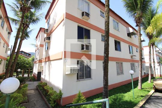 Fachada de apartamento à venda com 3 quartos, 56m² em Jacarepaguá, Rio de Janeiro
