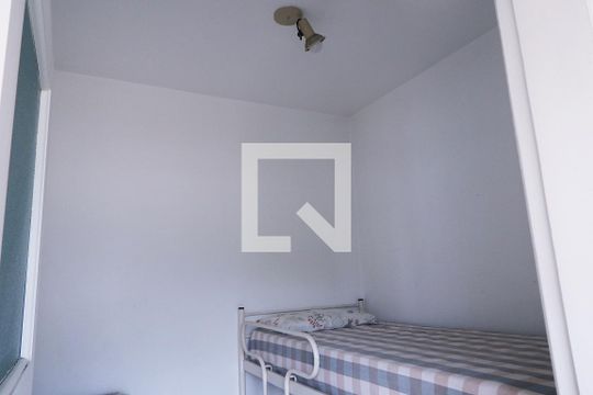 Quarto de Serviço de apartamento para alugar com 3 quartos, 98m² em Centro, São Vicente