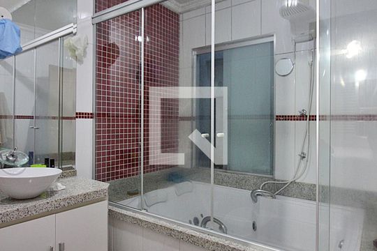 Banheiro do Quarto 1 - Suíte de casa à venda com 3 quartos, 270m² em Taboão, São Bernardo do Campo