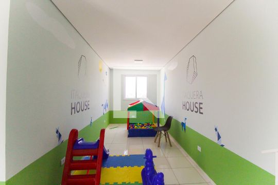 Sala de jogos/brinquedoteca de apartamento para alugar com 2 quartos, 51m² em Vila Carmosina, São Paulo