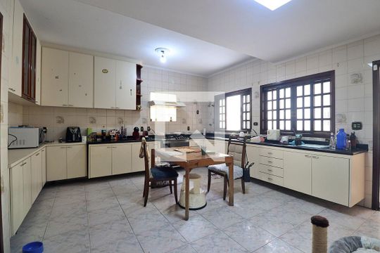 Cozinha de casa para alugar com 4 quartos, 520m² em Santa Maria, Santo André