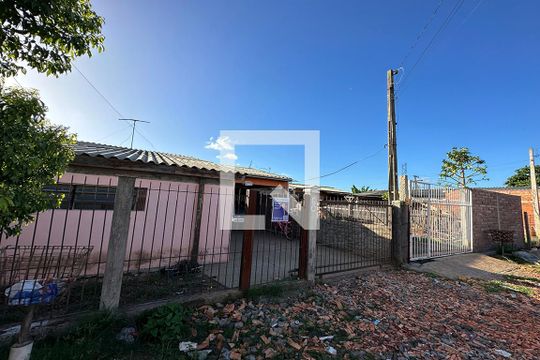 Fachada de casa à venda com 2 quartos, 90m² em Santos Dumont, São Leopoldo