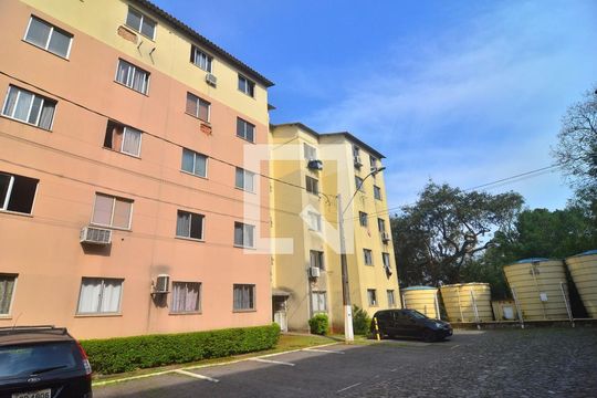 Fachada do bloco de apartamento à venda com 2 quartos, 51m² em Olaria, Canoas