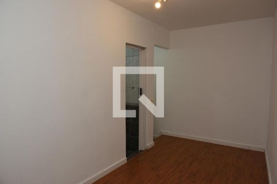 Quarto de kitnet/studio para alugar com 1 quarto, 35m² em Vila Anhangüera, São Paulo