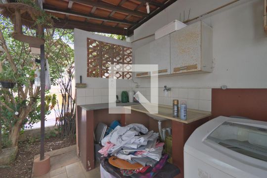 Quintal - Área de Serviço de casa à venda com 7 quartos, 578m² em Vila Nogueira, Campinas