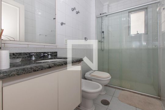 Banheiro 1 de apartamento para alugar com 3 quartos, 145m² em Centro, Guarujá