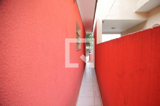 Corredor de casa à venda com 2 quartos, 250m² em Bela Vista, Osasco