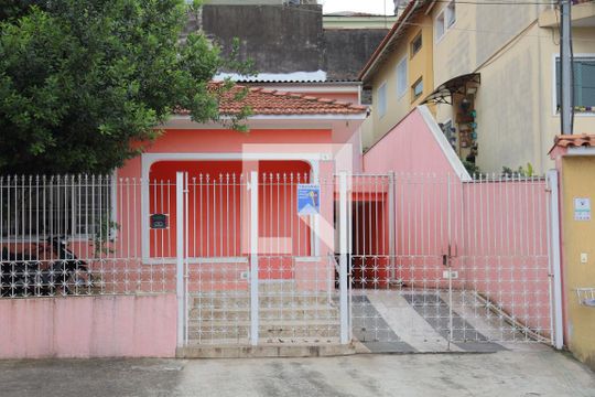 Fachada de casa à venda com 2 quartos, 250m² em Bela Vista, Osasco