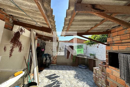 Área Externa de casa para alugar com 2 quartos, 90m² em Santos Dumont, São Leopoldo