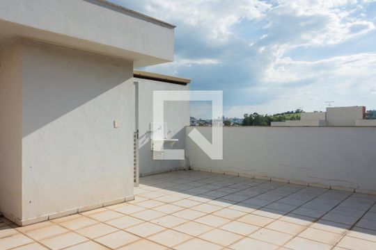 Terraço de apartamento para alugar com 2 quartos, 120m² em Arvoredo, Contagem