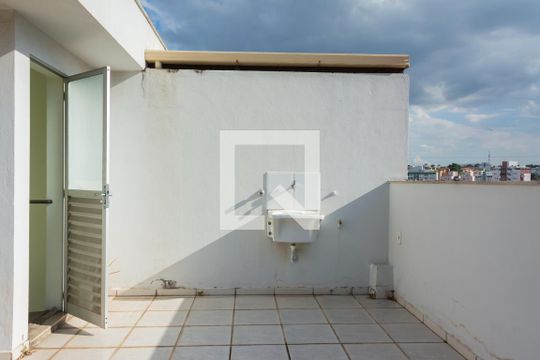 Terraço de apartamento para alugar com 2 quartos, 120m² em Arvoredo, Contagem
