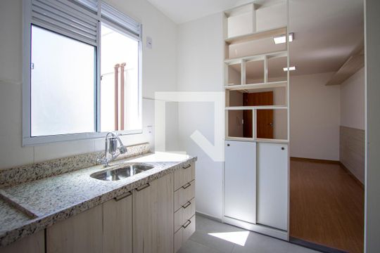 Cozinha de apartamento para alugar com 2 quartos, 44m² em Barro Vermelho, São Gonçalo