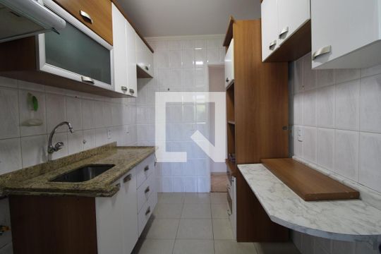 Cozinha de apartamento à venda com 2 quartos, 52m² em Jardim Itapeva, São Paulo