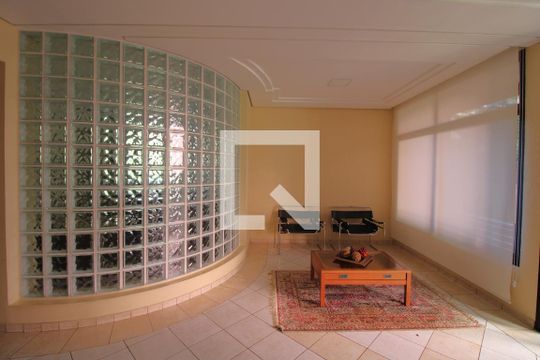 Hall de apartamento à venda com 2 quartos, 52m² em Jardim Itapeva, São Paulo