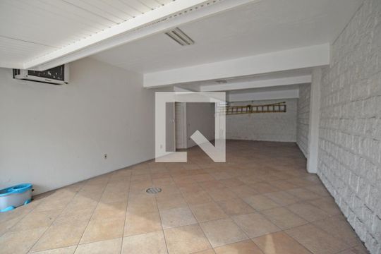 Garagem de casa à venda com 4 quartos, 358m² em Nonoai, Porto Alegre