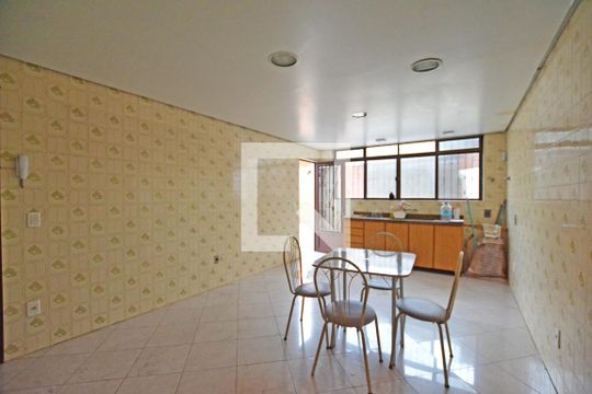 Cozinha de casa à venda com 4 quartos, 358m² em Nonoai, Porto Alegre