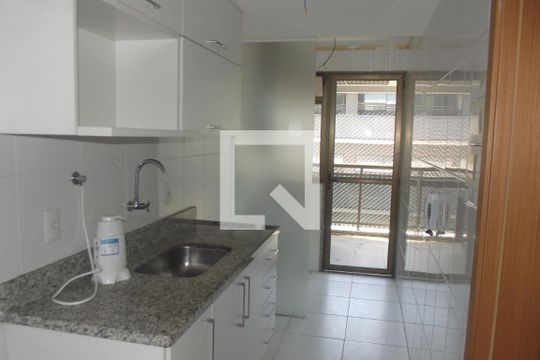 Cozinha  de apartamento à venda com 2 quartos, 66m² em Freguesia de Jacarepaguá, Rio de Janeiro