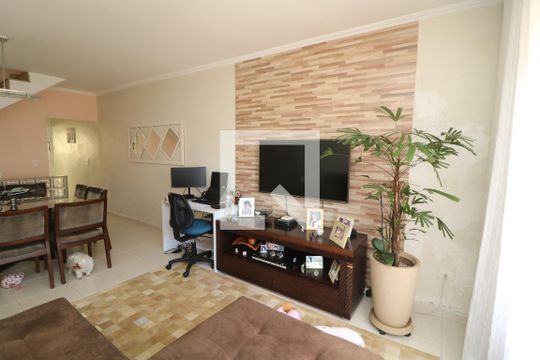 Sala de casa à venda com 3 quartos, 165m² em Vila Carrão, São Paulo
