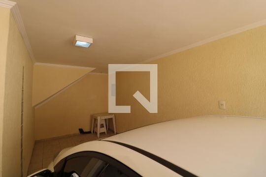 Garagem de casa à venda com 3 quartos, 165m² em Vila Carrão, São Paulo