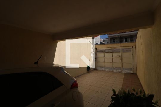 Garagem de casa à venda com 3 quartos, 165m² em Vila Carrão, São Paulo