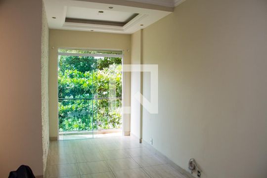 Sala de apartamento para alugar com 2 quartos, 52m² em Piedade, Rio de Janeiro