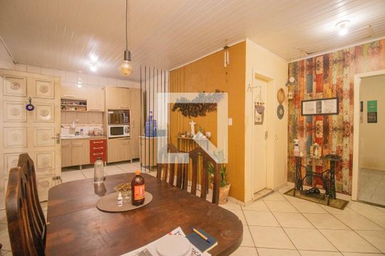 Sala de casa à venda com 3 quartos, 190m² em Petrópolis, Porto Alegre