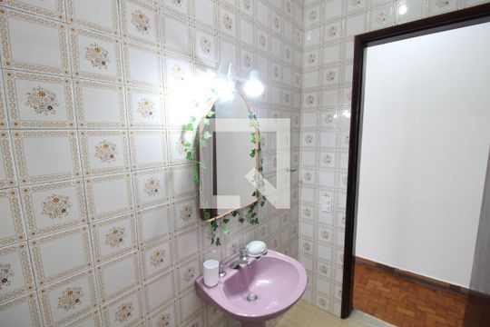Banheiro de casa à venda com 4 quartos, 240m² em Vila Baruel, São Paulo