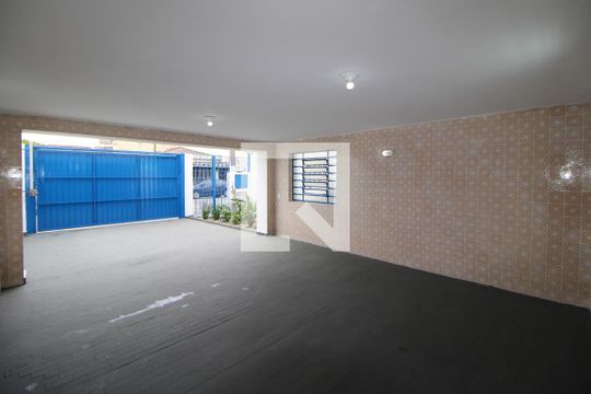 Garagem de casa à venda com 4 quartos, 240m² em Vila Baruel, São Paulo