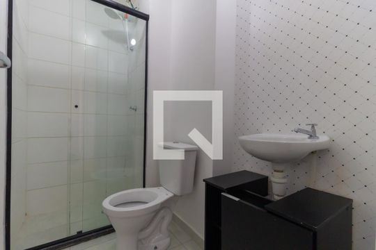 Banheiro de kitnet/studio para alugar com 1 quarto, 24m² em Sé, São Paulo