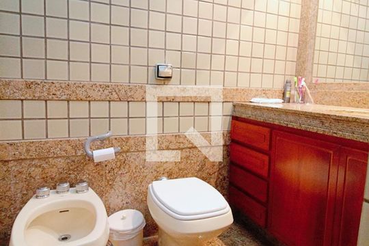 Banheiro da Suíte 1 de apartamento à venda com 4 quartos, 240m² em Vila Andrade, São Paulo