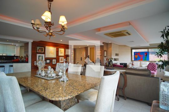Sala de apartamento para alugar com 3 quartos, 300m² em Auxiliadora, Porto Alegre