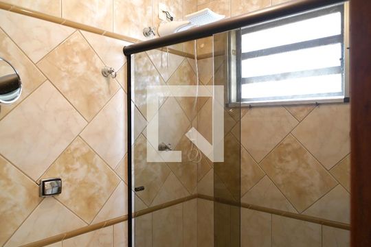 Banheiro da Suíte de apartamento para alugar com 2 quartos, 76m² em Jardim Santa Rosália, Sorocaba