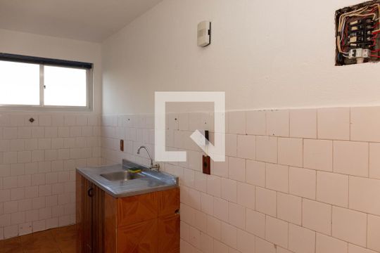 Cozinha de apartamento à venda com 2 quartos, 56m² em Jardim Itu, Porto Alegre